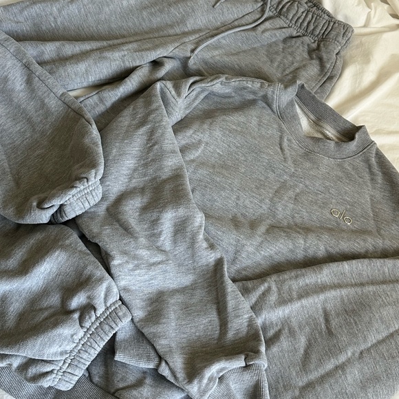 Alo Yoga Accolade sweatshirt and sweatpant set XXS - Picture 5 of 5